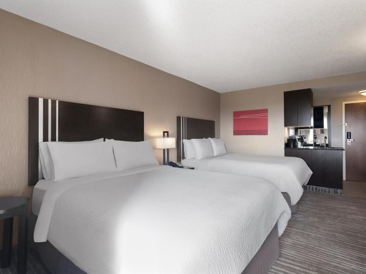 Holiday Inn Calgary Airport By Ihg Exteriör bild