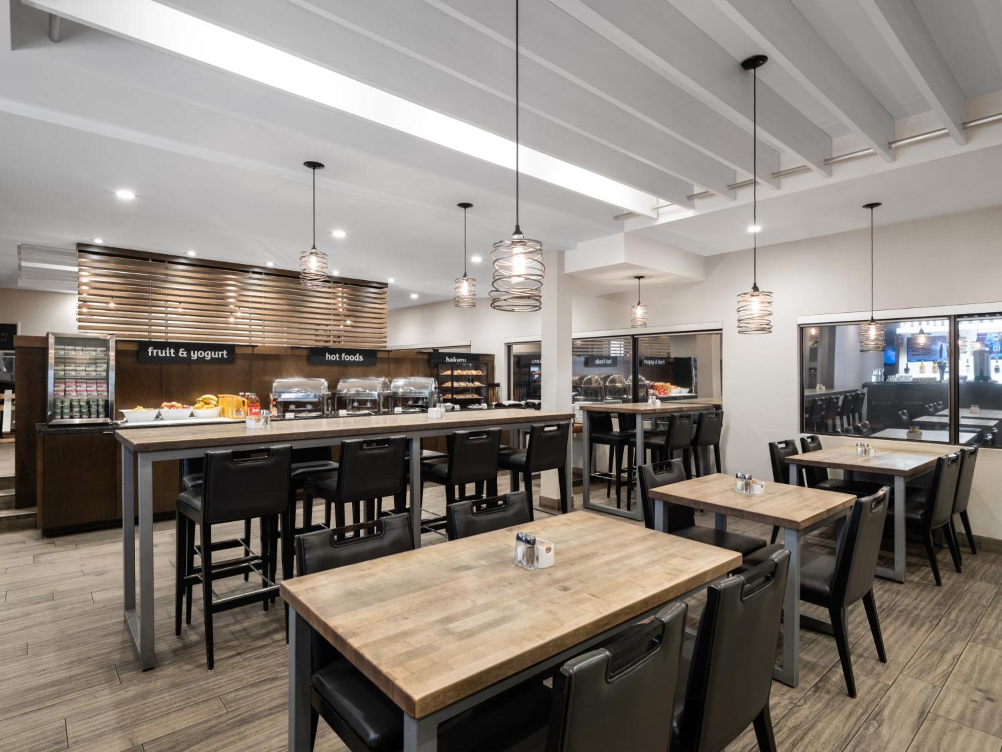 Holiday Inn Calgary Airport By Ihg Exteriör bild