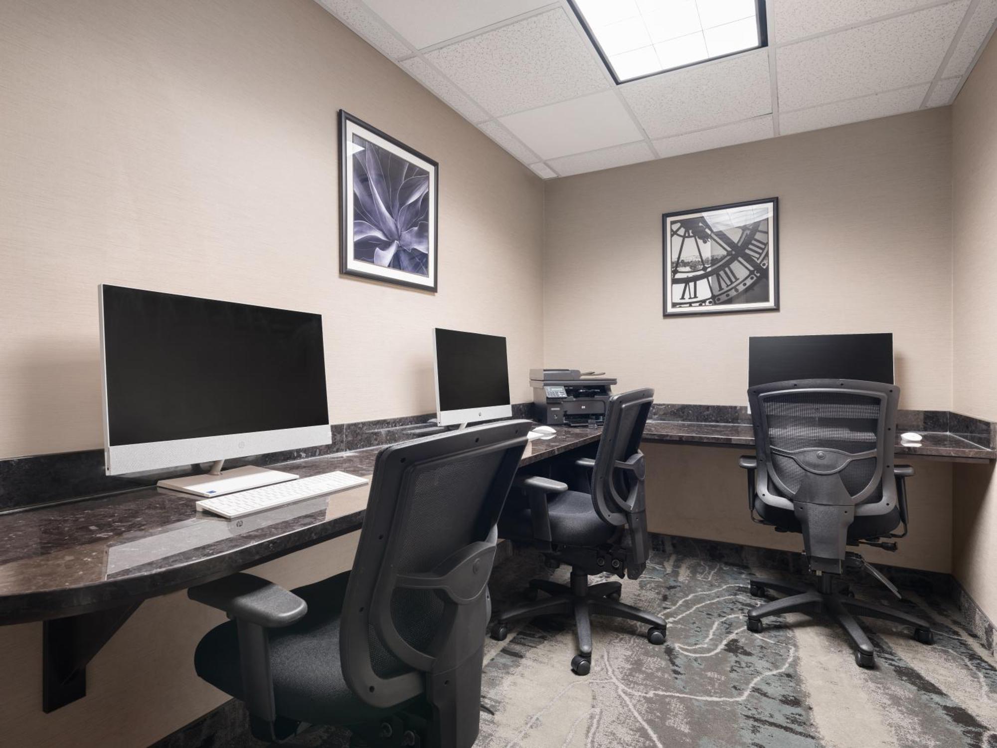 Holiday Inn Calgary Airport By Ihg Exteriör bild
