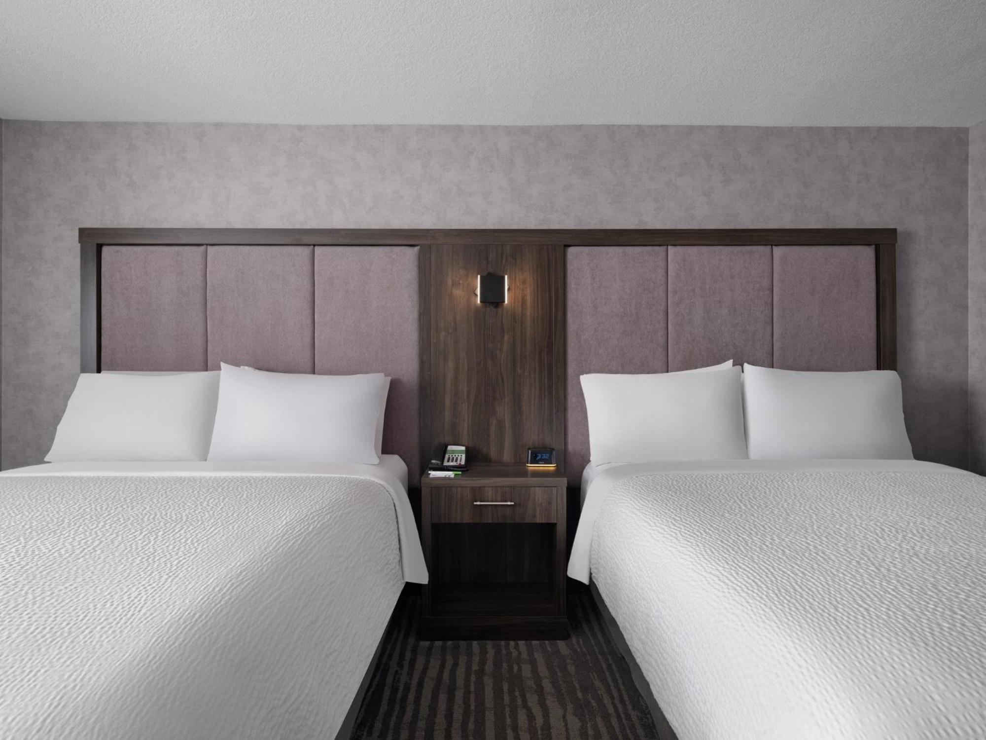 Holiday Inn Calgary Airport By Ihg Exteriör bild